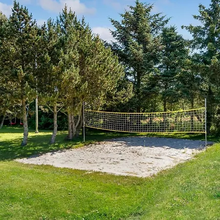 Three-bedroom In Hébergement de vacances *