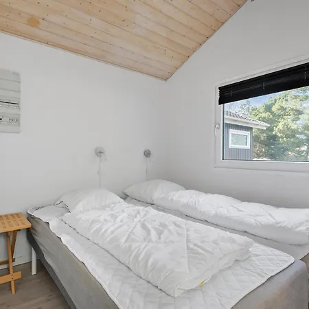 Three-bedroom In Hébergement de vacances Blåvand